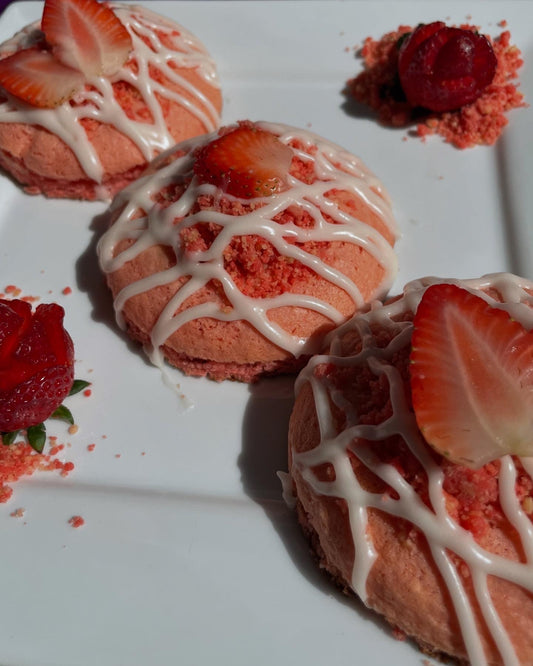 Strawberry "Crunch" Cookie w/Cheesecake Drizzle