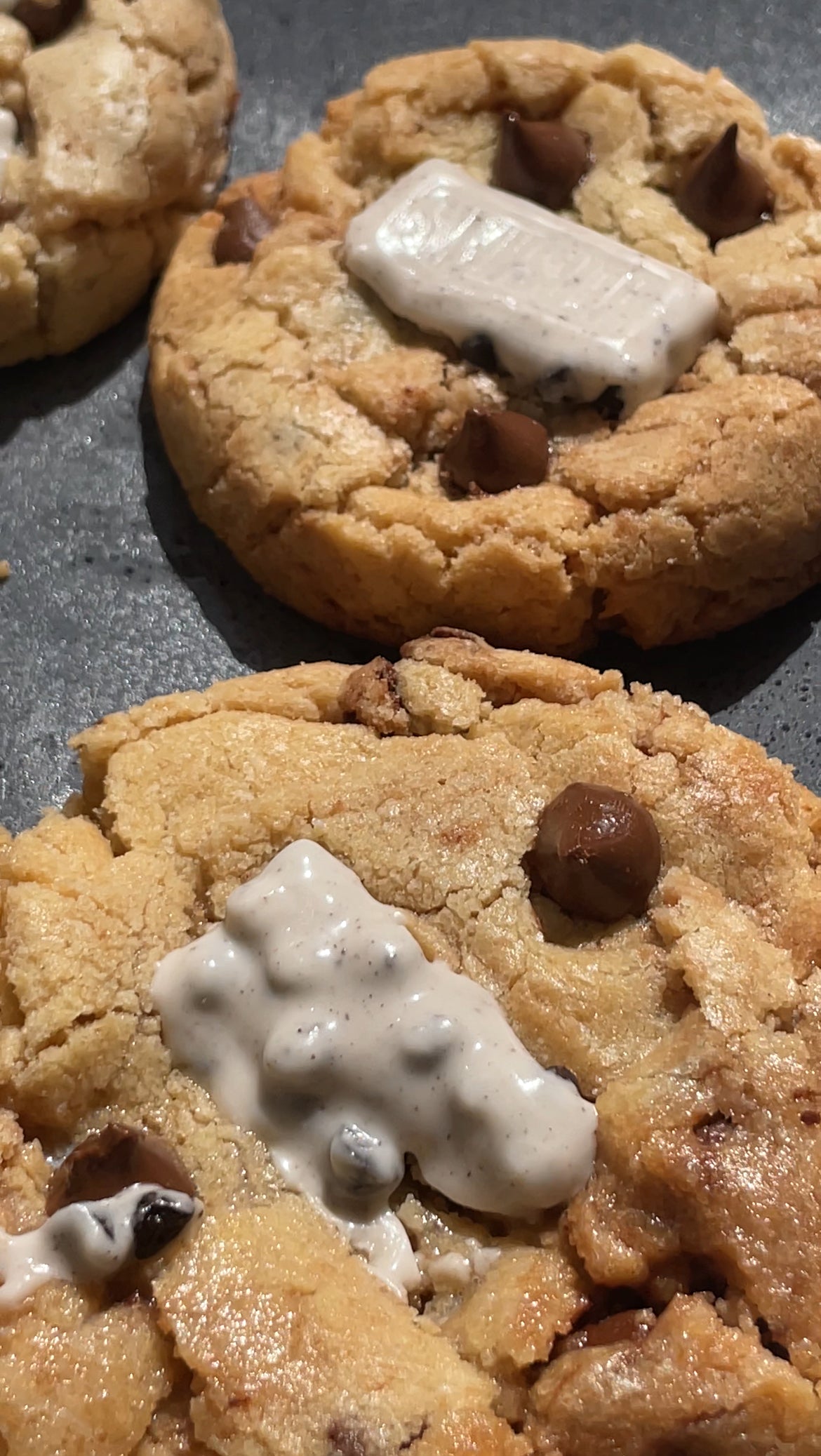 Chocolate Chip-Cookies n' Creme Cookies