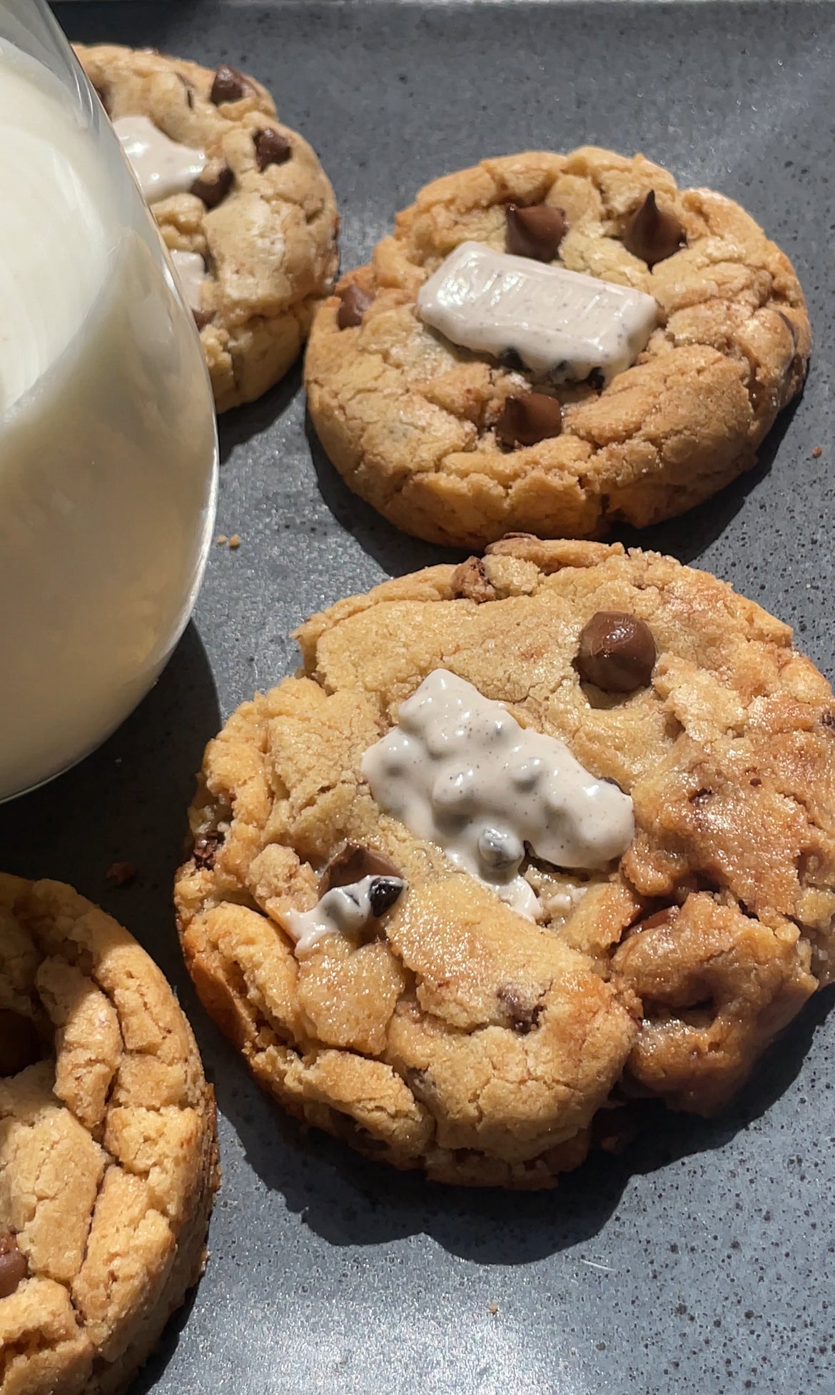 Chocolate Chip-Cookies n' Creme Cookies