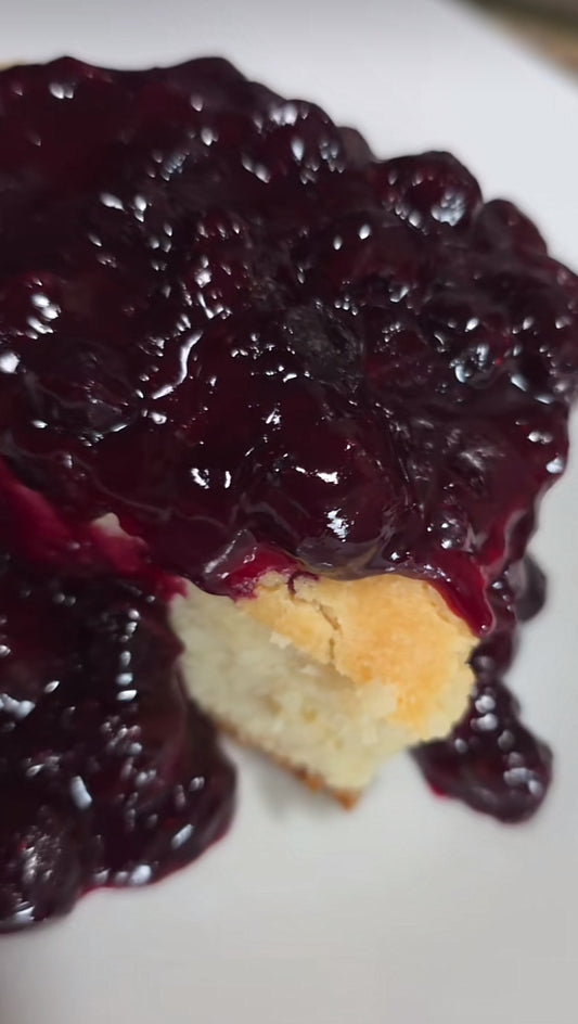 Cheesecake Poundcake Square w/Blueberry Puree