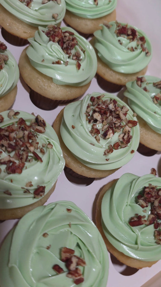 Pista-Pecan Crunch Cupcakes
